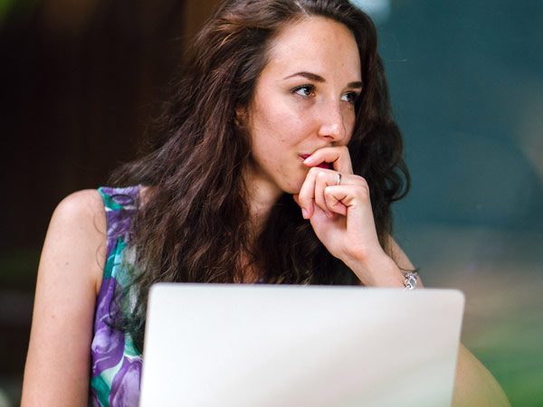 photography-of-woman-using-laptop-1250030.jpg